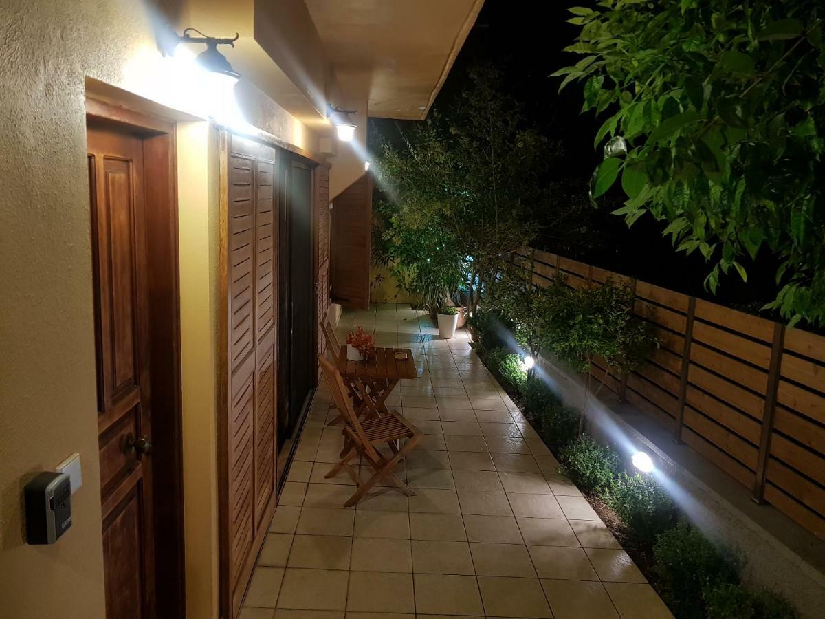 Meni'S Home Chrissi Akti Chania Exterior foto